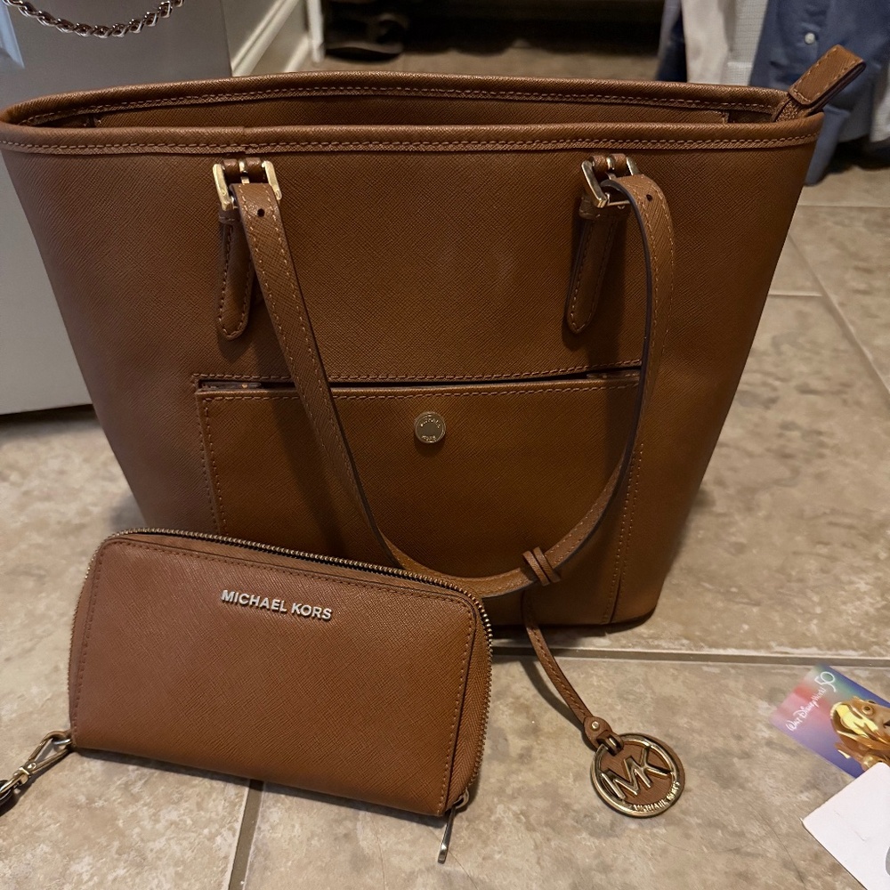 Michale Kors purse and Wallet